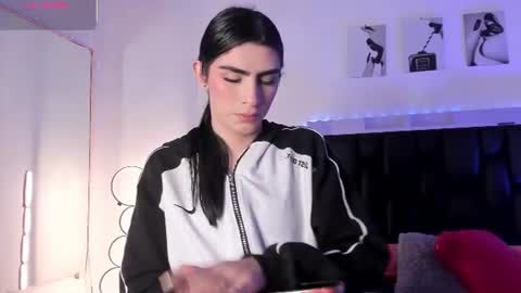 Snapshot of isabella_moon9 chatting on July 23, 2026, 11:52 am Isabella Moon9 online show from July 23, 2026, 11:52 am