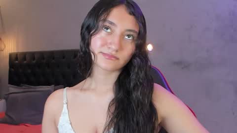 Isabella Nowa online show from April 21, 2026, 12:00 pm