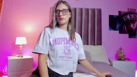 Isabella Rros online show from February 21, 2025, 3:23 am