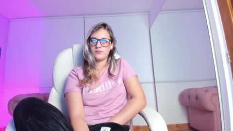 Isabella Rros online show from February 27, 2025, 9:22 am