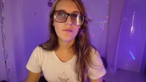 Isabella Rros online show from September 27, 2025, 12:26 am