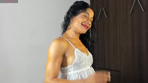 Isabella online show from June 2, 2026, 10:01 pm