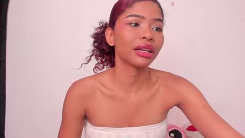 isabella online show from January 27, 2025, 1:37 am