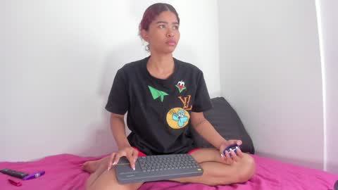 isabella online show from February 9, 2025, 2:38 am