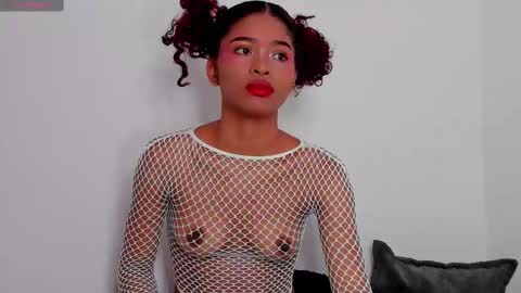 isabella online show from February 18, 2025, 1:10 am