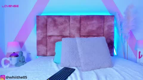 Isabella White online show from February 27, 2025, 1:49 pm