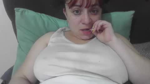 isabellaa_hills_ online show from November 17, 2025, 6:35 pm
