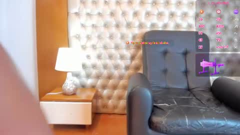 Snapshot of isabellaalux_ chatting on June 30, 2026, 9:38 pm isabellaalux_ online show from June 30, 2026, 9:38 pm