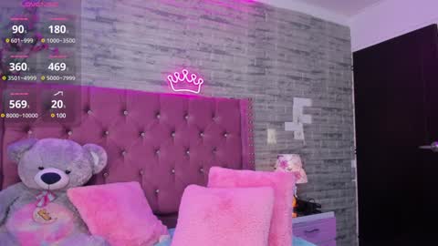    v online show from December 31, 2024, 12:32 am