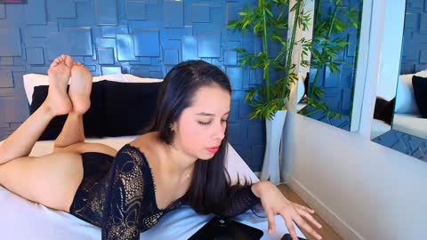 Isabella online show from December 10, 2024, 10:58 pm