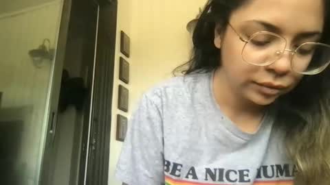 isabellaelizabeth online show from March 23, 2026, 3:38 pm