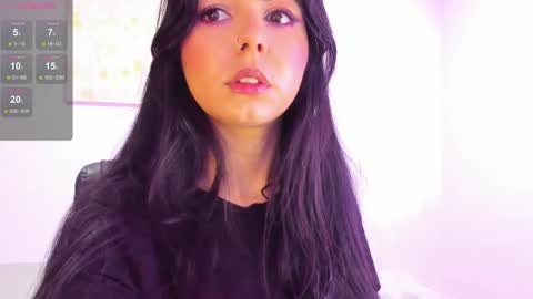 Instagram soybella01  online show from February 28, 2025, 5:59 pm