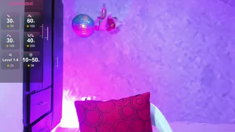 Instagram soybella01  online show from April 24, 2026, 6:21 pm