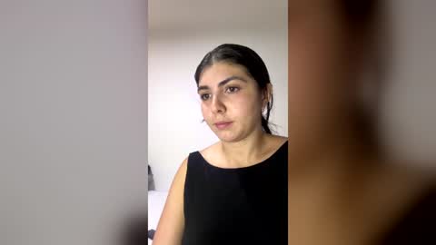 Instagram soybella01  online show from July 5, 2026, 11:34 pm
