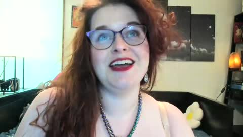 isabellamariedarcy online show from June 15, 2026, 8:33 pm