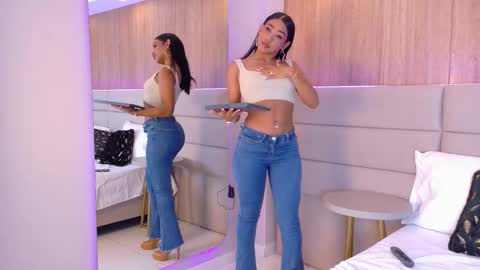 Isa online show from November 4, 2025, 4:33 am