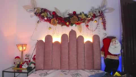  Martina  IG martissmith01 online show from December 21, 2024, 9:15 pm