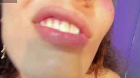 Isabella online show from February 18, 2025, 1:32 am