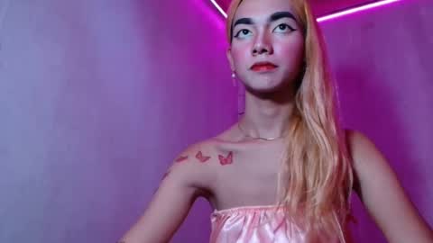 isabellatx online show from April 19, 2026, 10:58 am