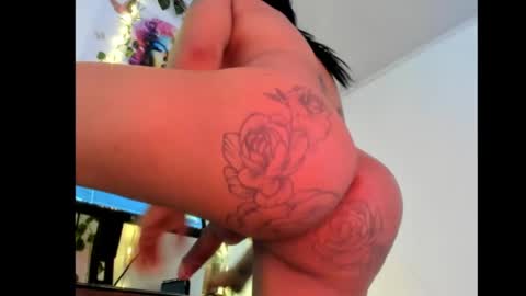 isabelldollts online show from September 23, 2025, 3:42 am