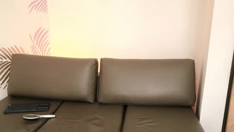   online show from April 14, 2026, 12:55 pm