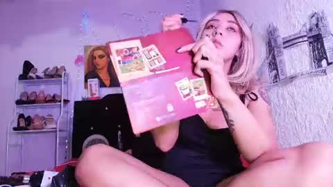 Snapshot of isabelle_sara chatting on July 16, 2026, 10:05 pm isabelle_sara online show from July 16, 2026, 10:05 pm