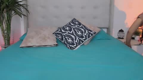 Isabelle Diaz online show from February 25, 2025, 7:09 am