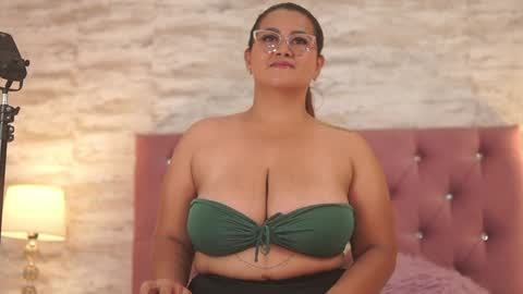 IsabellMendez online show from January 15, 2025, 7:23 pm