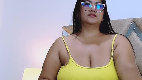 IsabellMendez online show from March 12, 2025, 6:33 pm