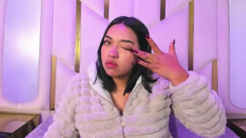 isabellrodriguez18 online show from May 20, 2026, 3:45 am