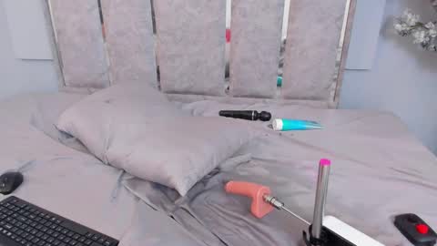 Isabellsmmith online show from March 1, 2025, 5:09 am