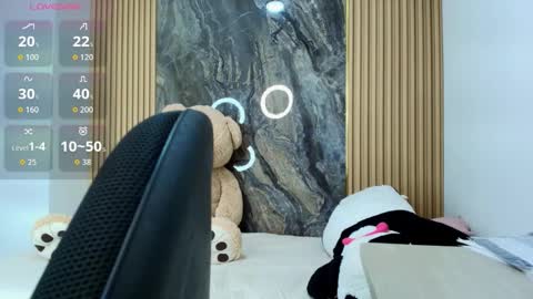 Snapshot of isadora_14 chatting on February 19, 2026, 10:22 am ISADORA online show from February 19, 2026, 10:22 am