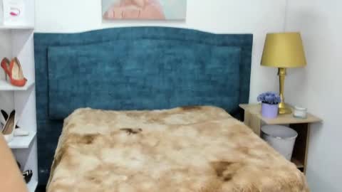 Isabel online show from April 15, 2026, 12:45 pm