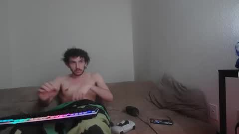 isaiahf24 online show from April 21, 2026, 8:01 pm