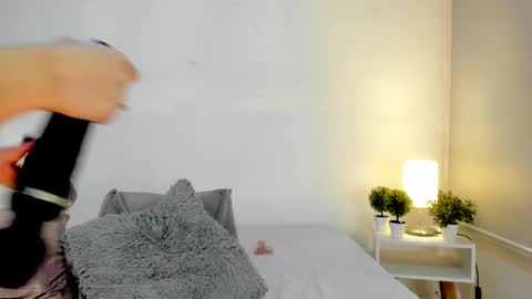 isameow online show from February 14, 2025, 1:13 am