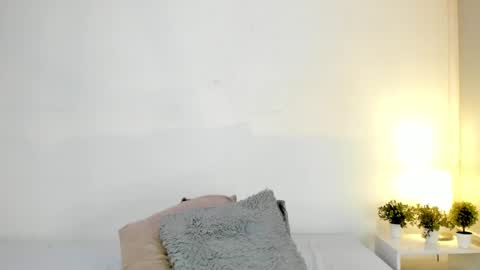 isameow online show from February 15, 2025, 1:21 am