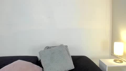 isameow online show from March 11, 2025, 3:05 am