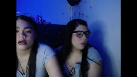 Snapshot of isamoon99 chatting on November 21, 2025, 12:32 am Isa online show from November 21, 2025, 12:32 am