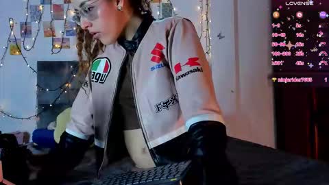 Isabela  online show from February 3, 2026, 6:40 am