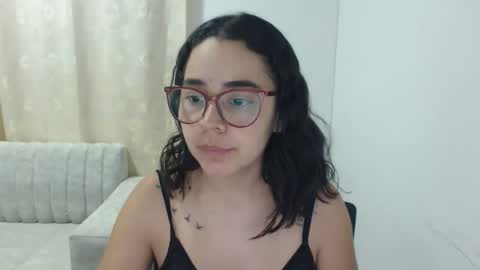 Snapshot of isemma chatting on May 10, 2026, 3:44 am Emma online show from May 10, 2026, 3:44 am
