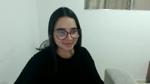 Snapshot of isemma chatting on June 8, 2026, 2:01 am Emma online show from June 8, 2026, 2:01 am
