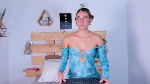 ishabellalopez online show from January 3, 2025, 4:22 am