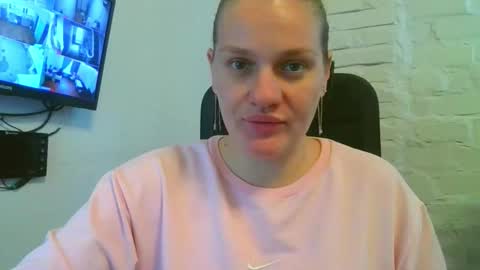 isingle_mom online show from September 24, 2025, 7:55 am