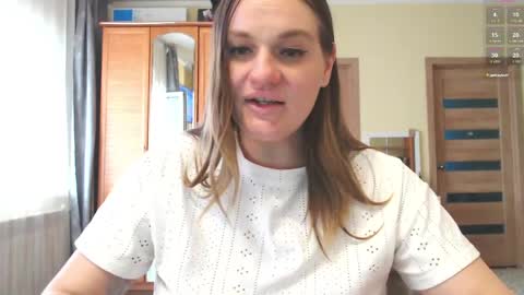 Snapshot of isingle_mom chatting on May 5, 2026, 9:50 am isingle_mom online show from May 5, 2026, 9:50 am