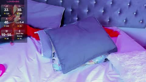 Isis  online show from October 16, 2025, 9:43 am