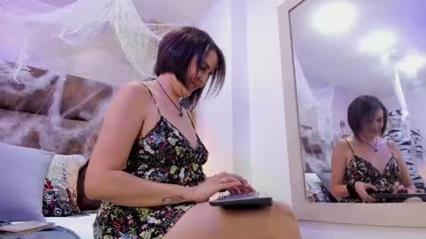 Isis online show from October 31, 2025, 11:22 am