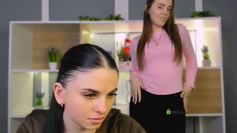 isla_dior online show from February 23, 2026, 5:54 pm