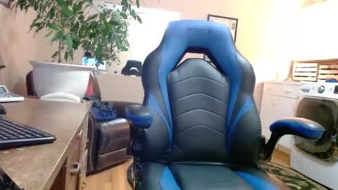 Jim online show from January 1, 2025, 10:13 pm