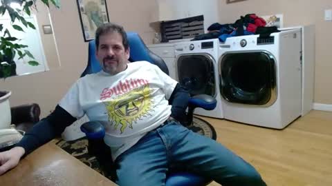 Jim online show from January 8, 2025, 10:16 pm