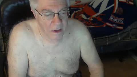 islesman22 online show from April 25, 2026, 9:45 am